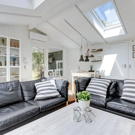 Essi - 300m From The Sea By Interhome